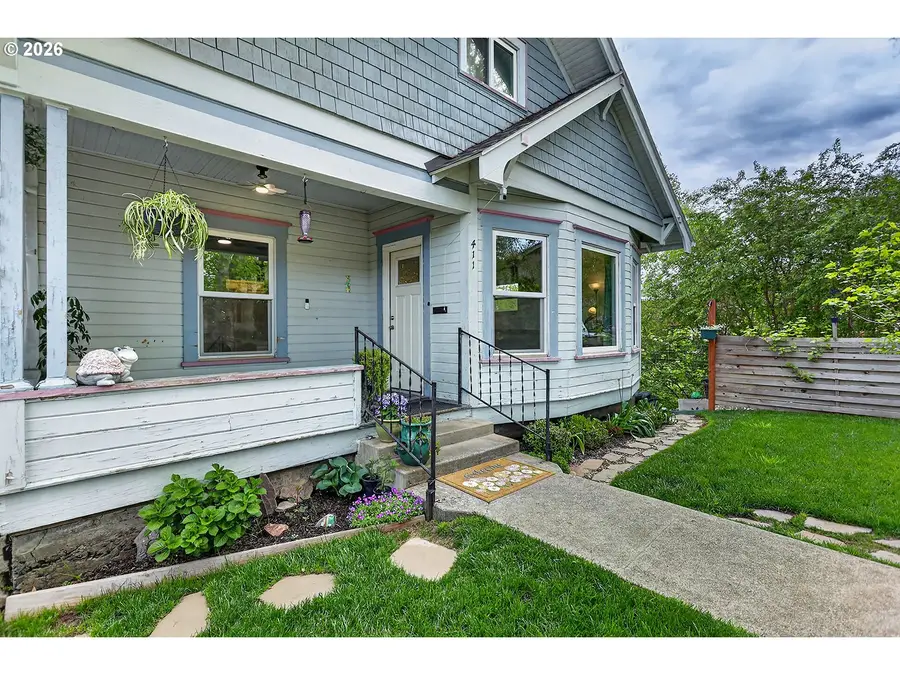 411 E 8th St, The Dalles, OR 97058 - #3