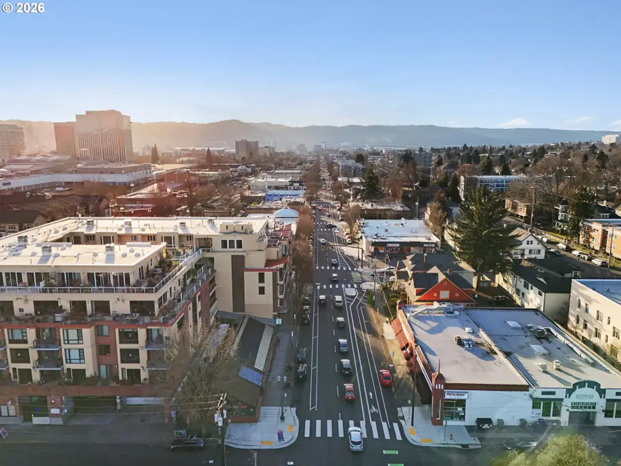 1620 NE Broadway St #222, Portland, OR 97232 - #2