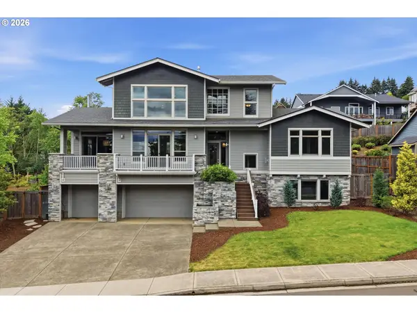220 SW Dogwood Dr, Dundee, OR 97115