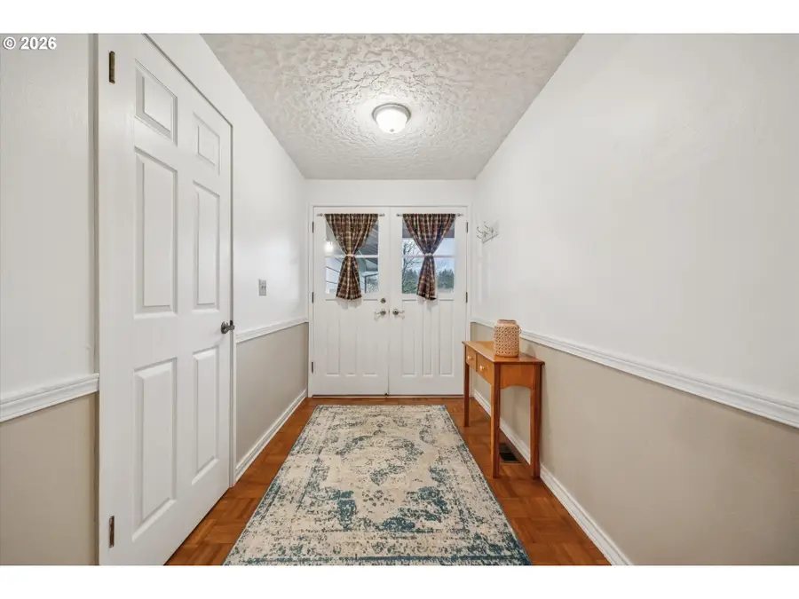 10905 SW Mira Ct, Portland, OR 97223 - Image #3