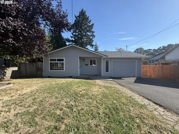 324 N 5th St, StHelens, OR 97051