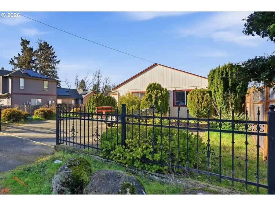 833 SE 151st Ave, Portland, OR 97233 - Image #3
