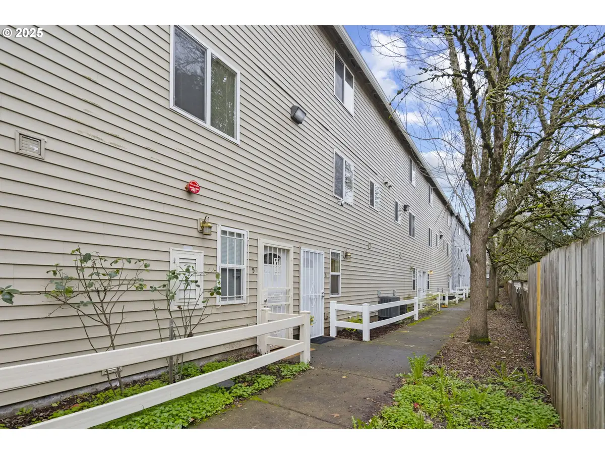 2535 SE 141st Ave #2, Portland, OR 97236 - Image #1