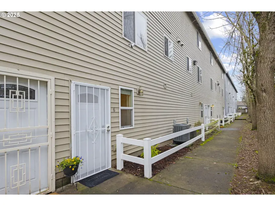 2535 SE 141st Ave #2, Portland, OR 97236 - Image #2