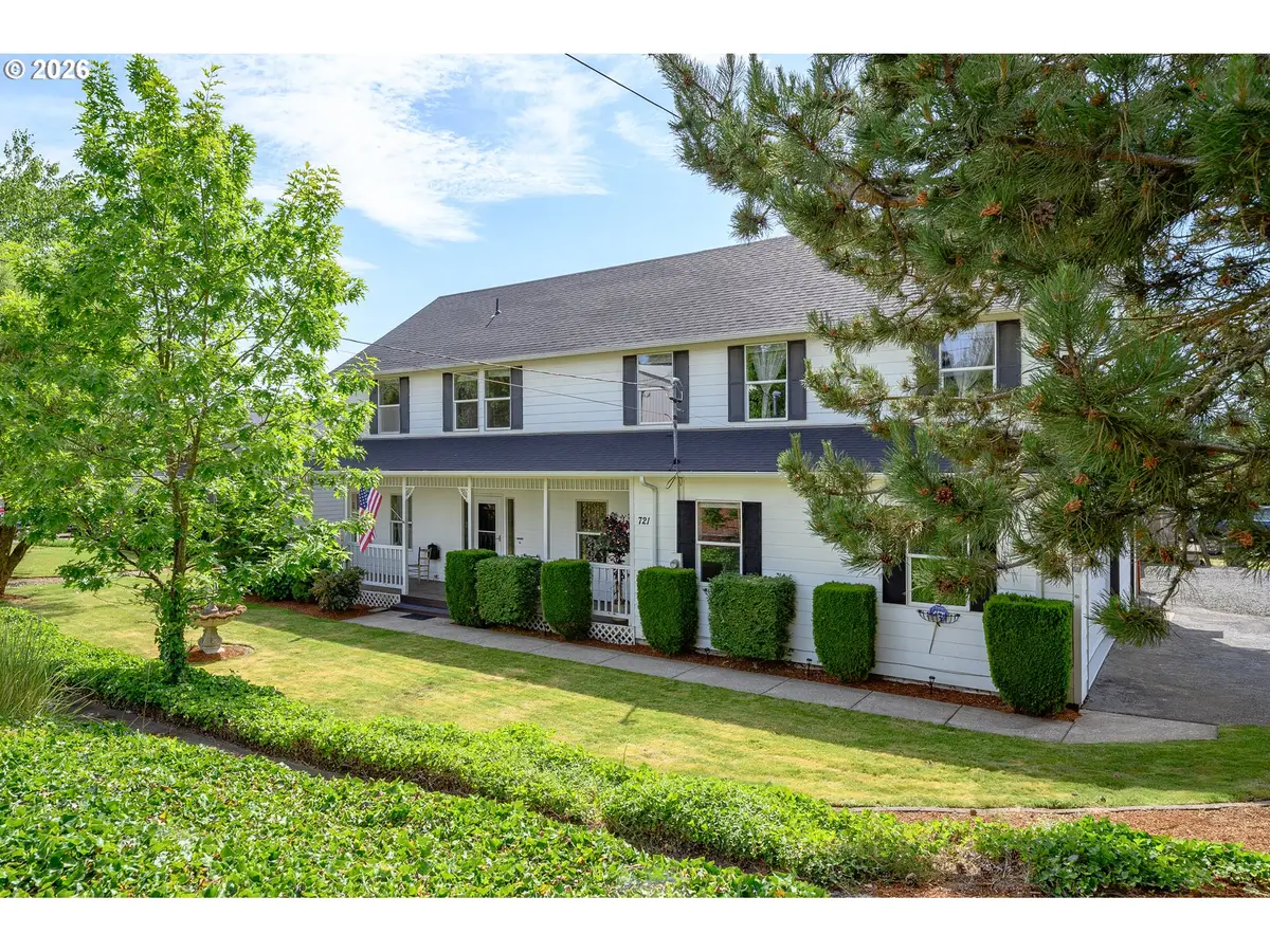 721 S Park St, Carlton, OR 97111 - #1