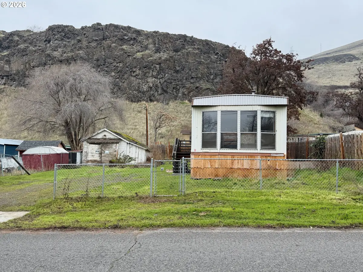 217 Main St, Wishram, WA 98673 - #1