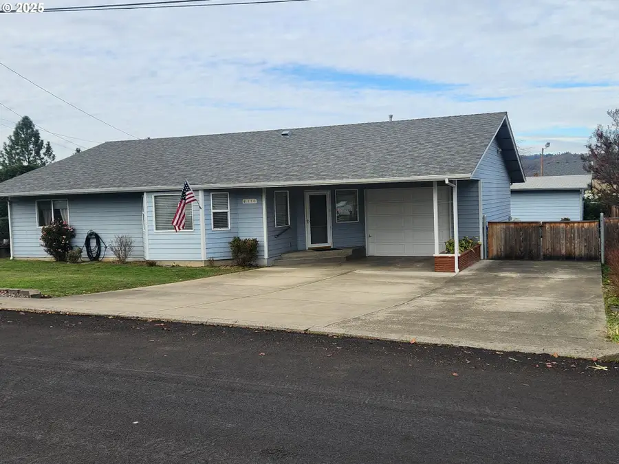 1880 Linnell Ave, Roseburg, OR 97471 - Image #2