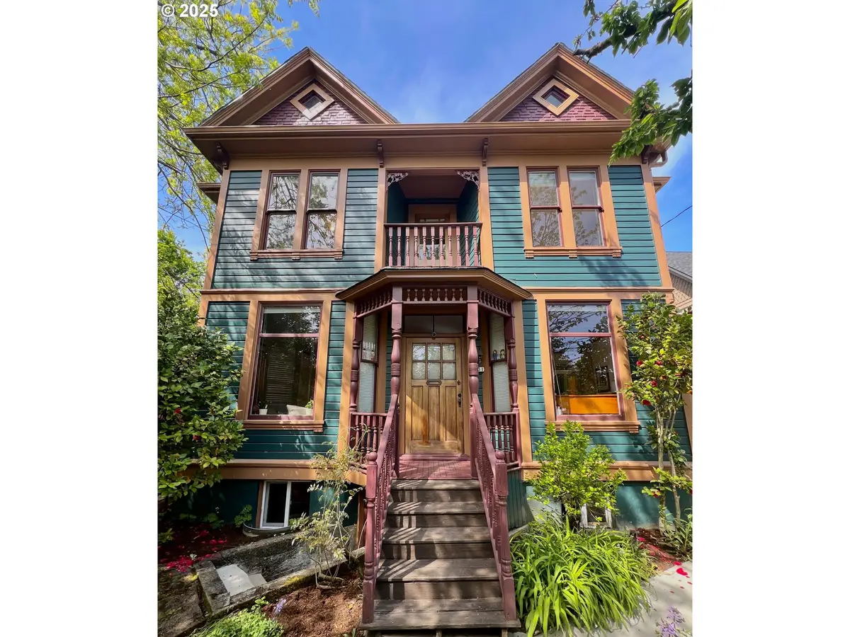 131 NE Tillamook St, Portland, OR 97212 - #1