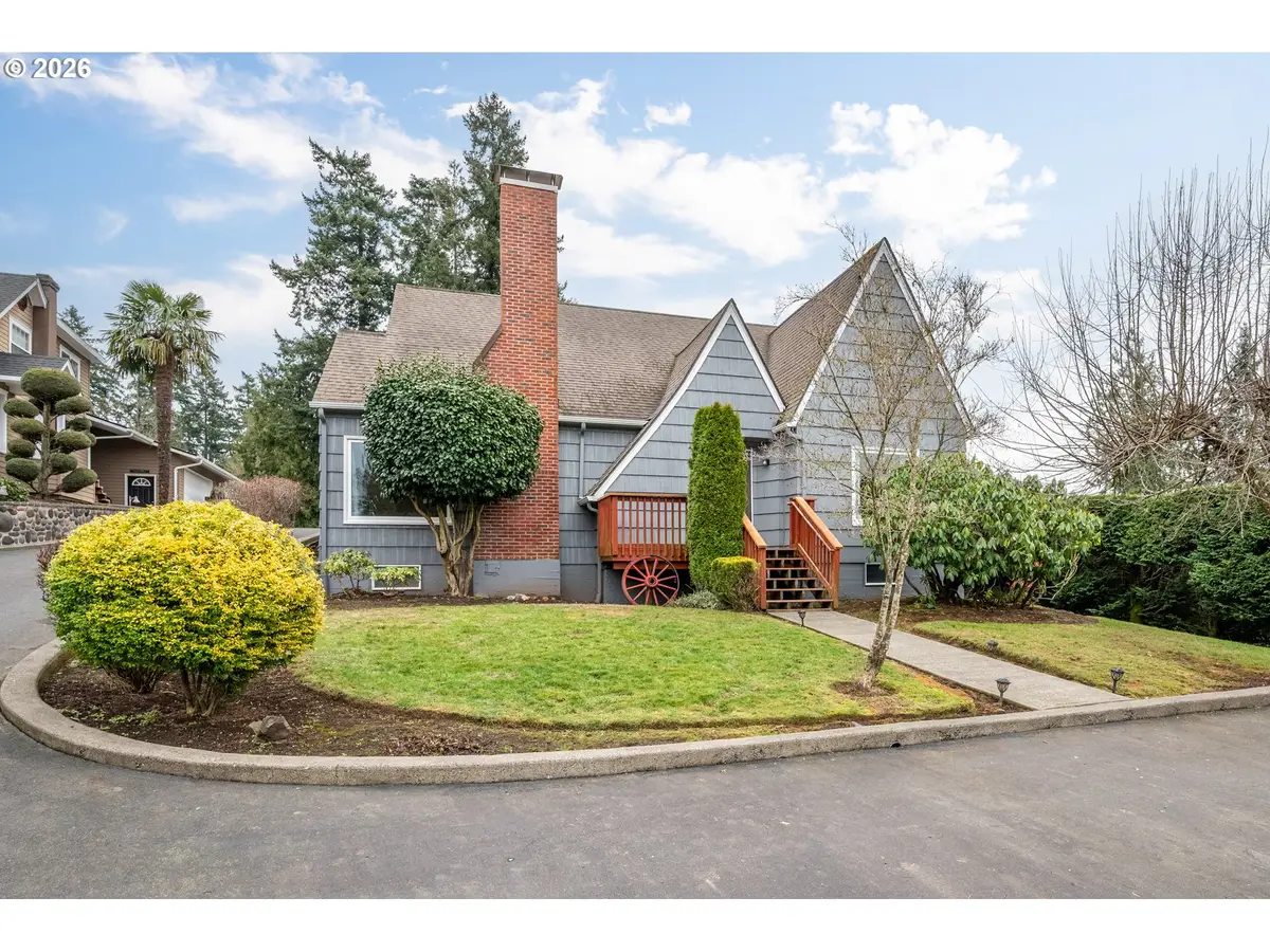 2 Country Club Dr, Longview, WA 98632 - #1