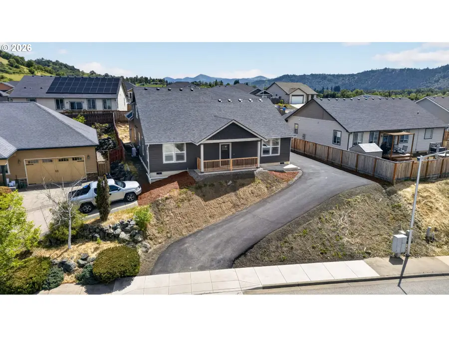 2581 Brockway Rd, Winston, OR 97496 - #2