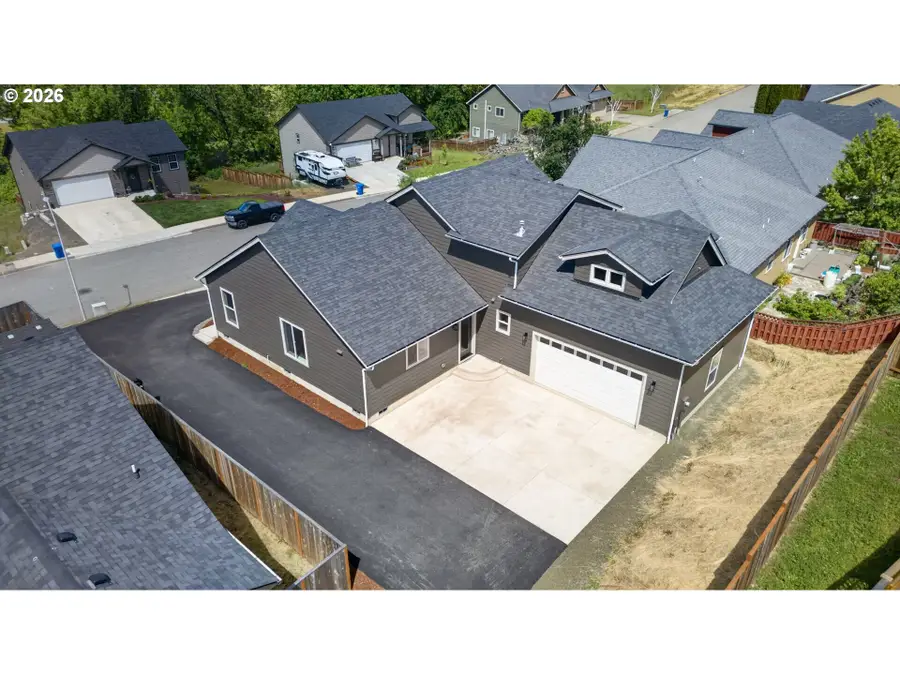 2581 Brockway Rd, Winston, OR 97496 - #3