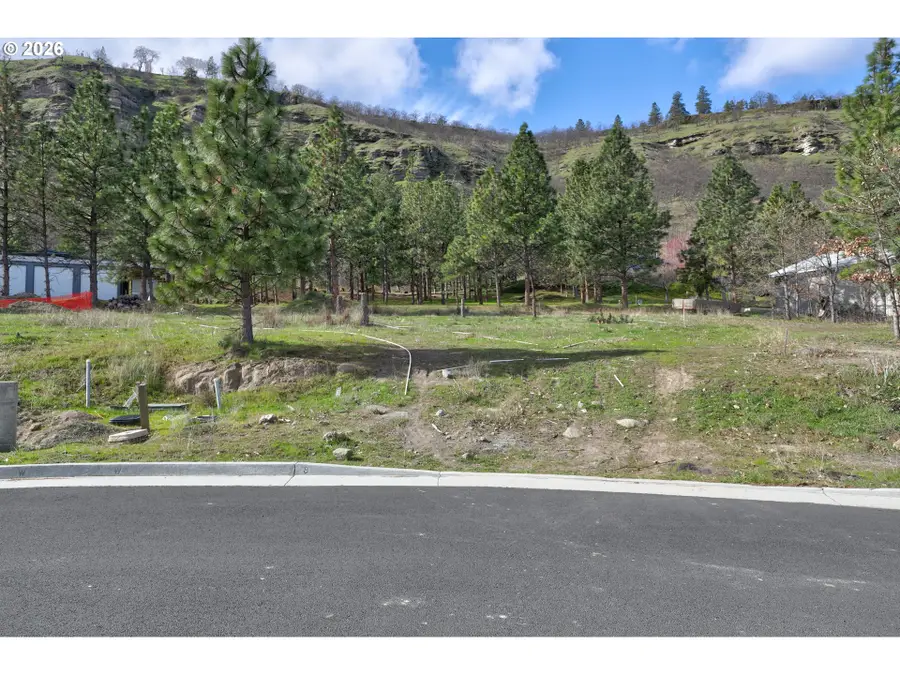 2442 W 15th St #39, The Dalles, OR 97058 - #3