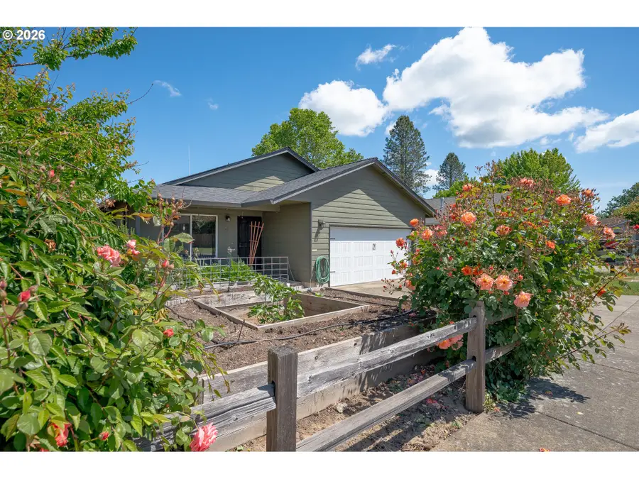 140 Getchell Ct, Amity, OR 97101 - #3