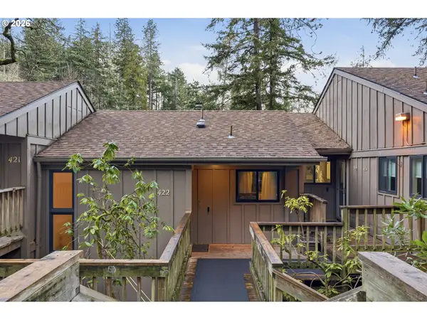 422 Stonewood Dr, Eugene, OR 97405