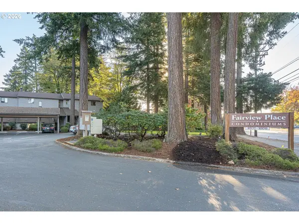 8948 SW Fairview Pl, Tigard, OR 97223