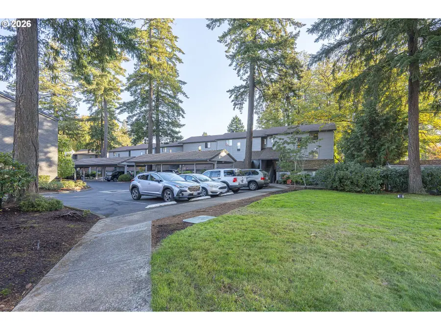 8948 SW Fairview Pl, Tigard, OR 97223 - #2