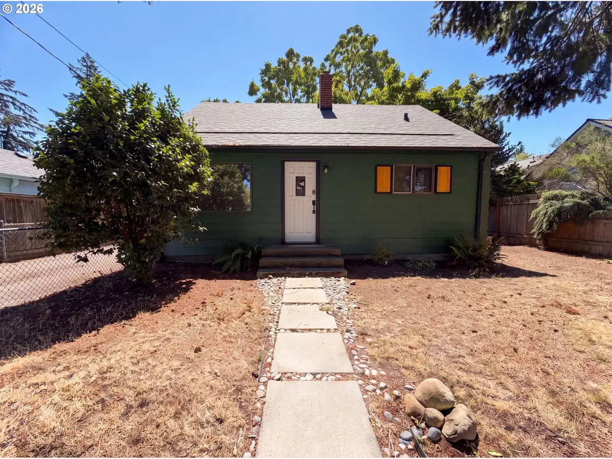 5926 SE Lexington St, Portland, OR 97206 - #1