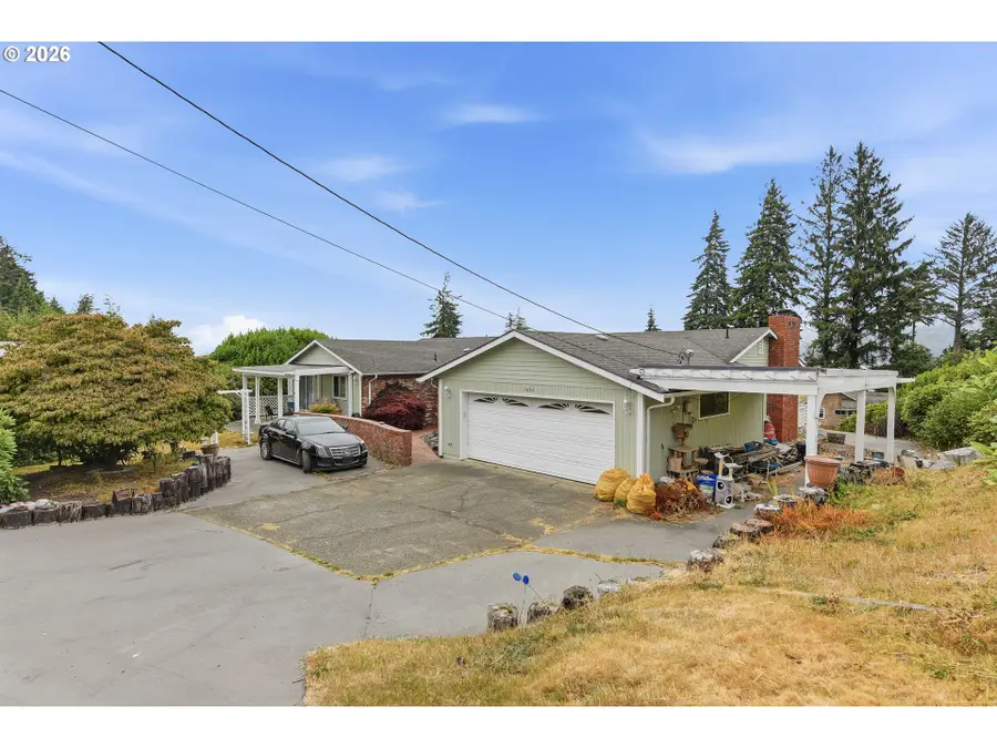 1624 Applewood Dr, Coos Bay, OR 97420 - #2