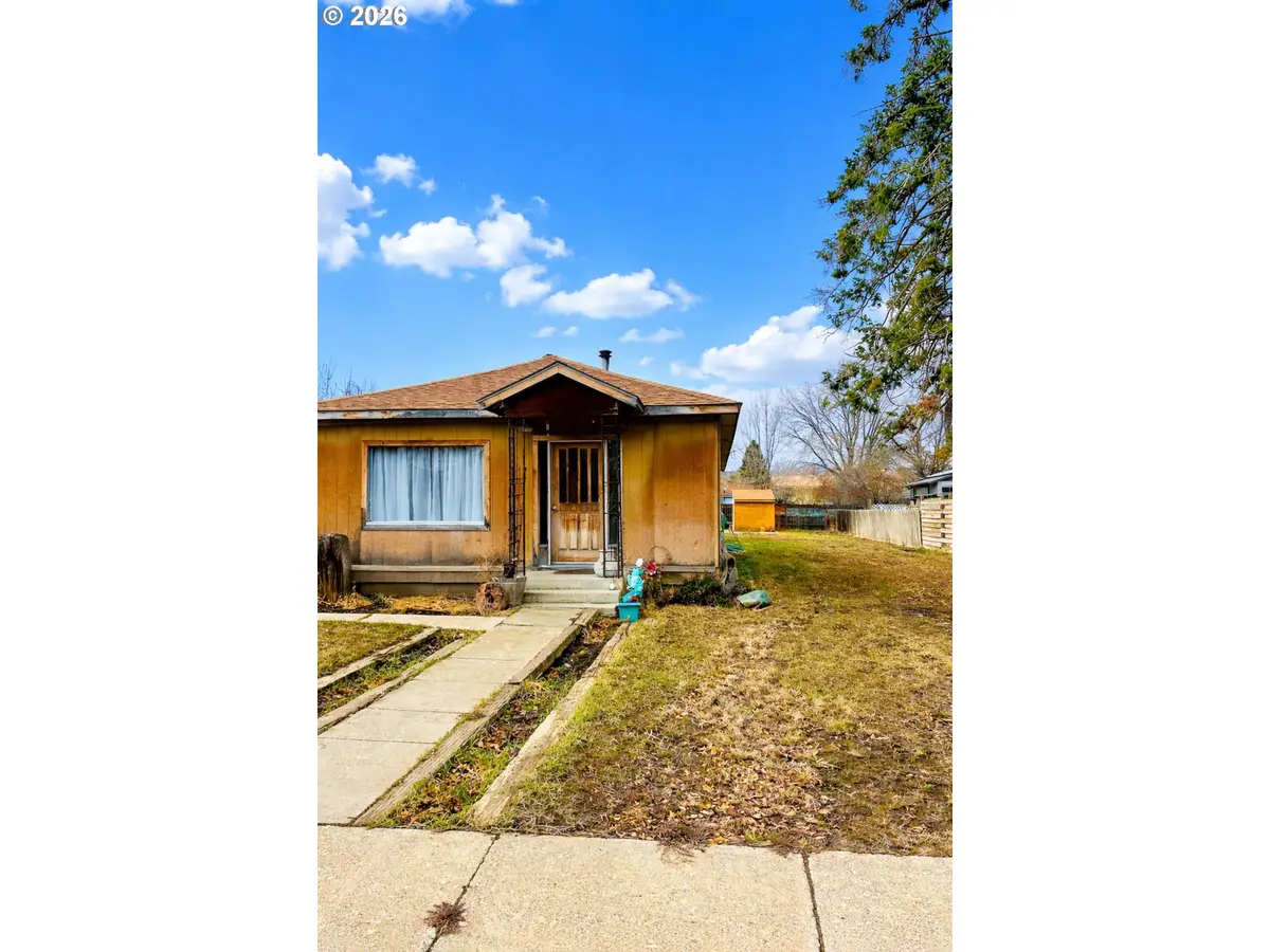 1917 Ash St, Baker City, OR 97814 - #1