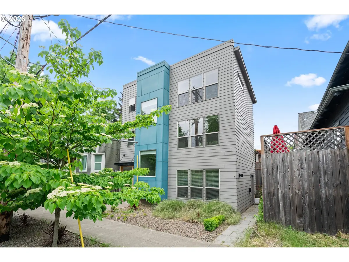 2885 NE Couch St, Portland, OR 97232 - #1