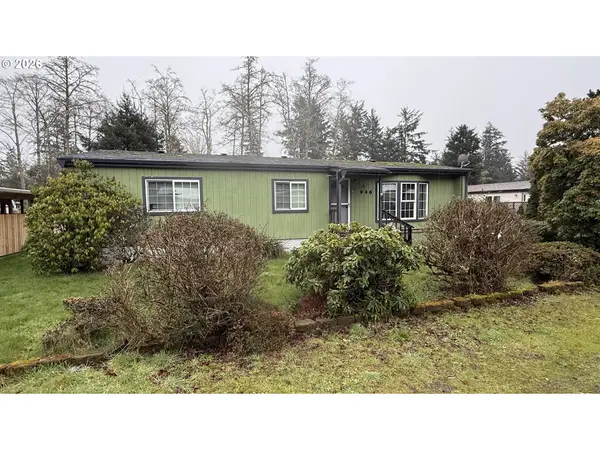 946 King Salmon Pl, Hammond, OR 97121