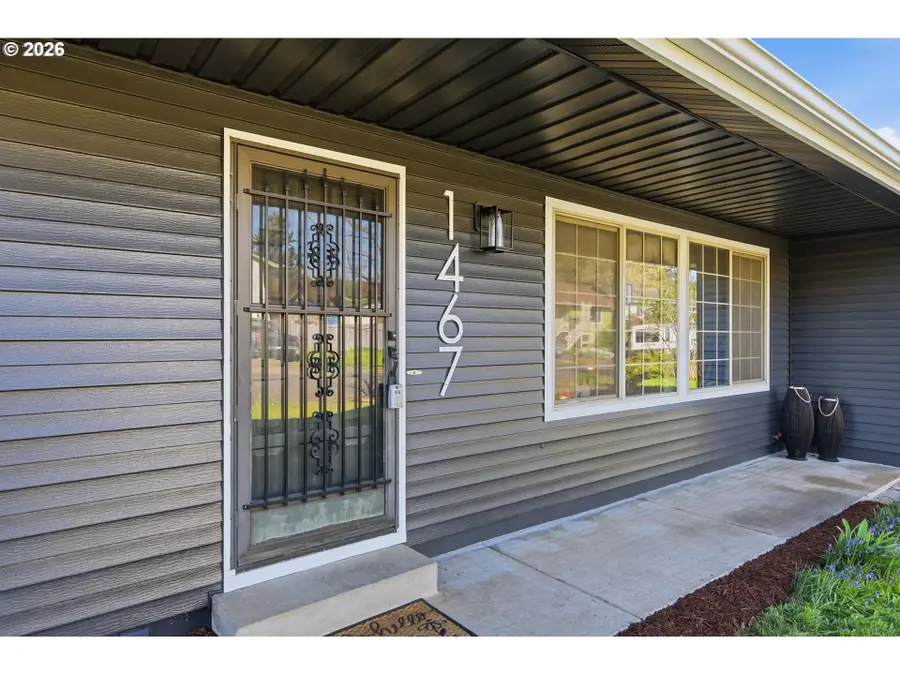 1467 S 7th Ave, Cottage Grove, OR 97424 - #2