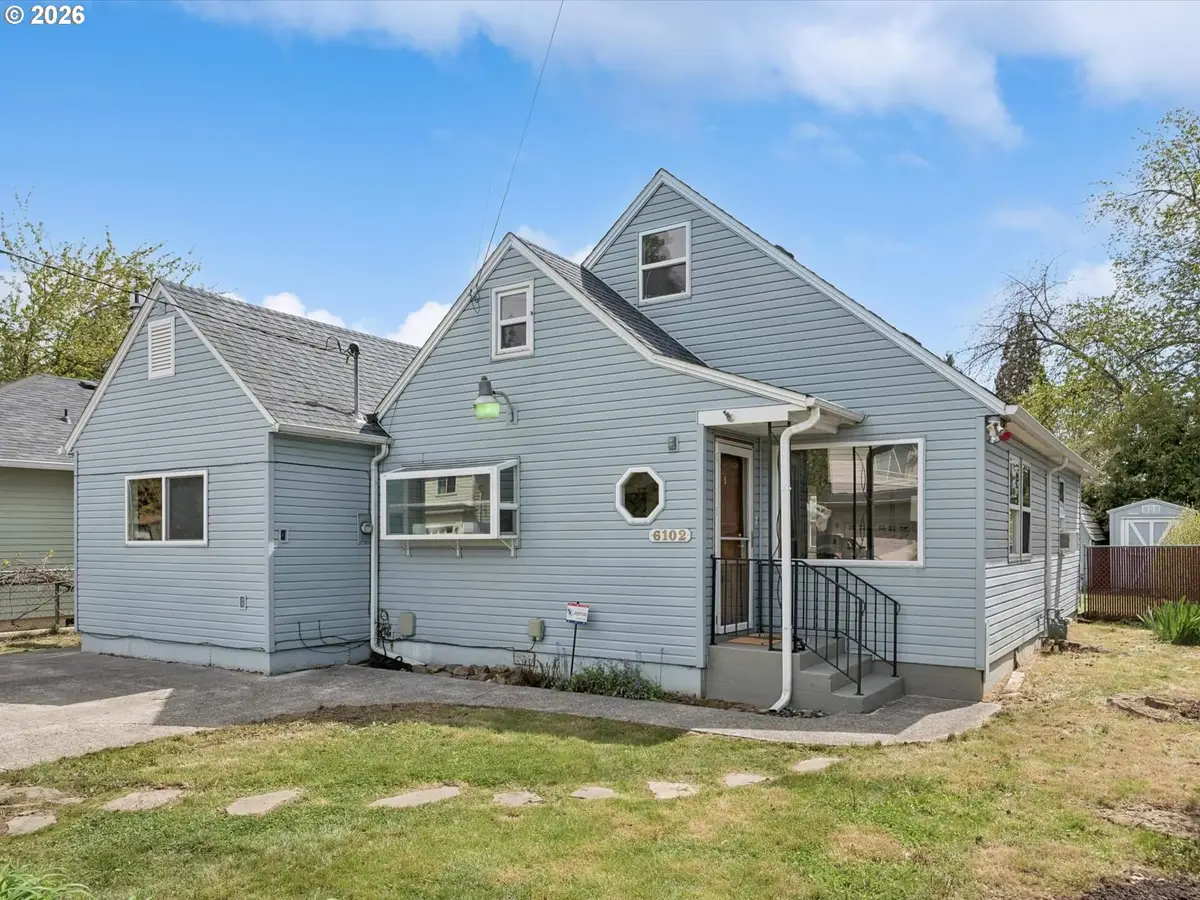 6102 SE Knapp St, Portland, OR 97206 - #1