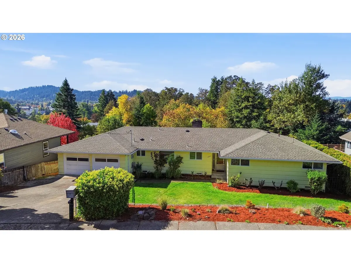 682 Sunset Dr, Springfield, OR 97477 - #1