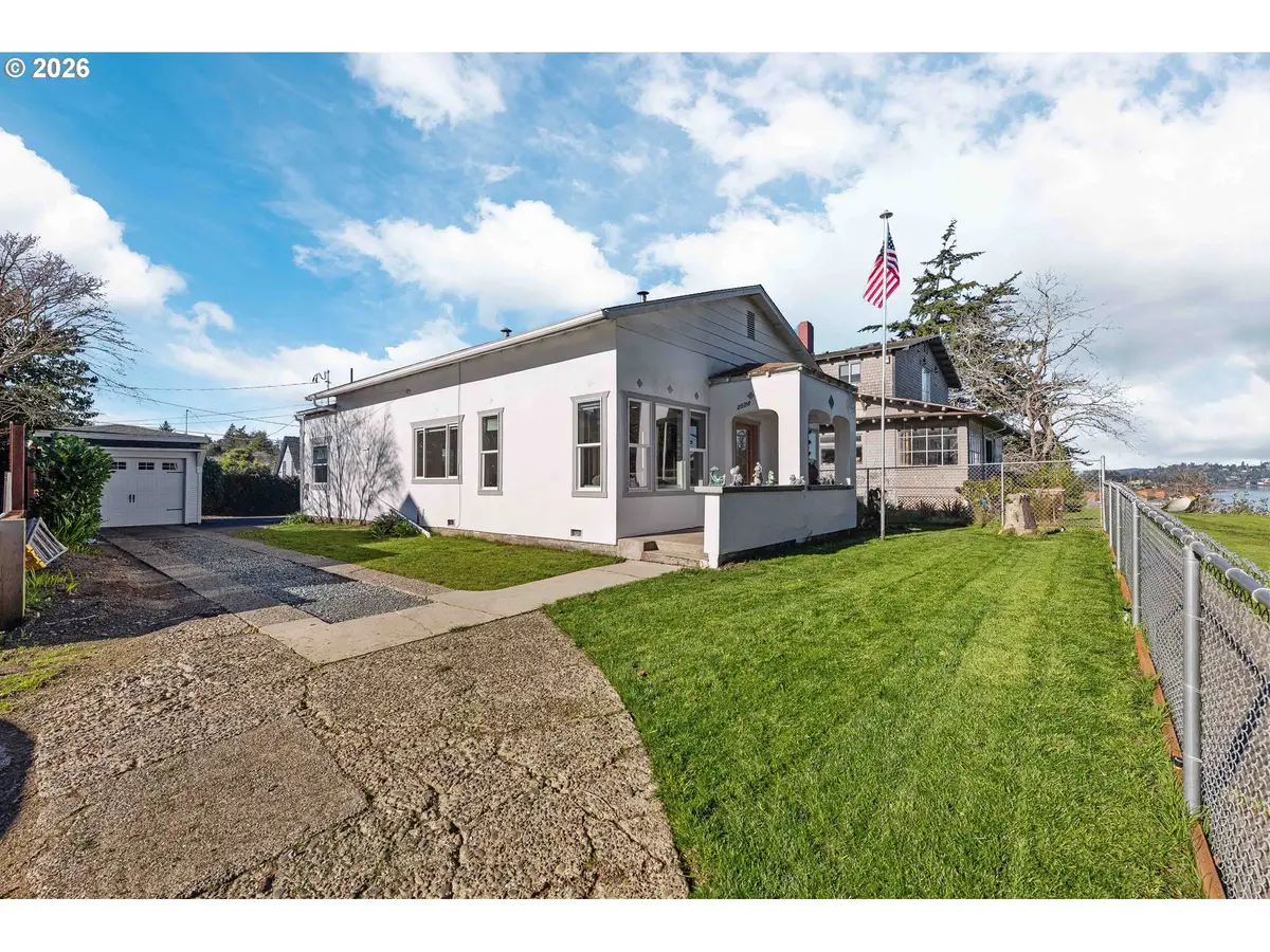 2574 Stanton Ave, North Bend, OR 97459 - Image #1