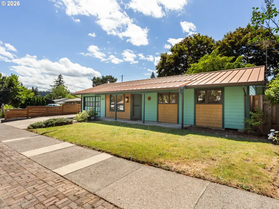 2211 SE 153rd Ave, Portland, OR 97233 - #2