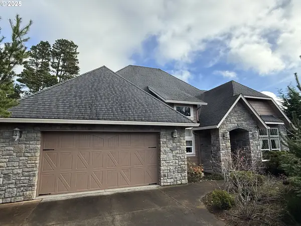 5233 Dunewood Dr, Florence, OR 97439