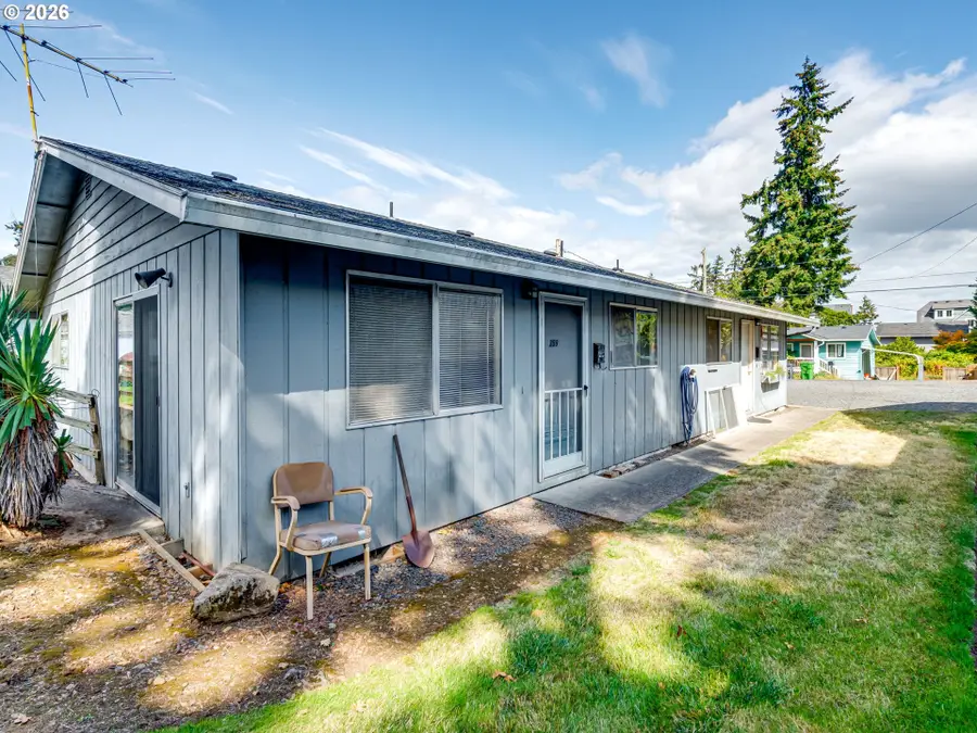 357 N 1st St, Saint Helens, OR 97051 - #3