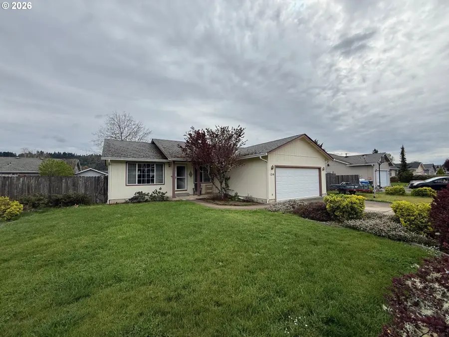 1216 E Third Ave, Sutherlin, OR 97479 - #2