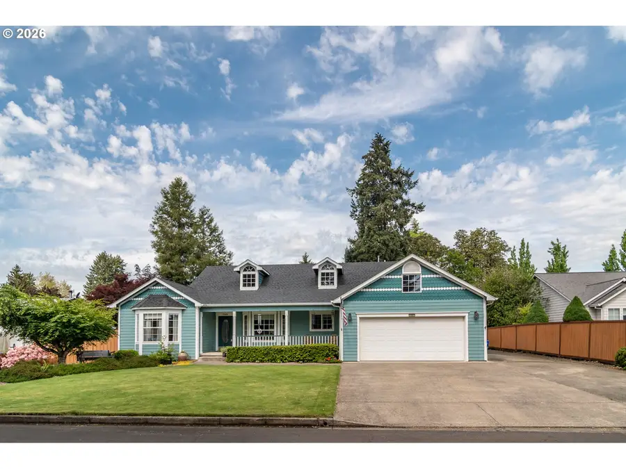 760 W Hickory St, Roseburg, OR 97471 - #2