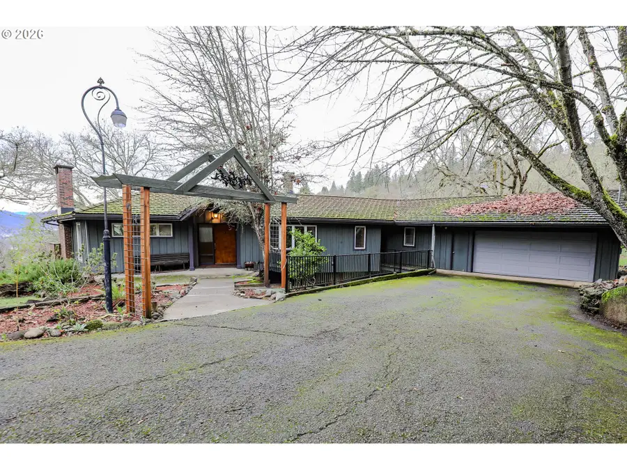 1033 SE Terrace Dr, Roseburg, OR 97470 - Image #3