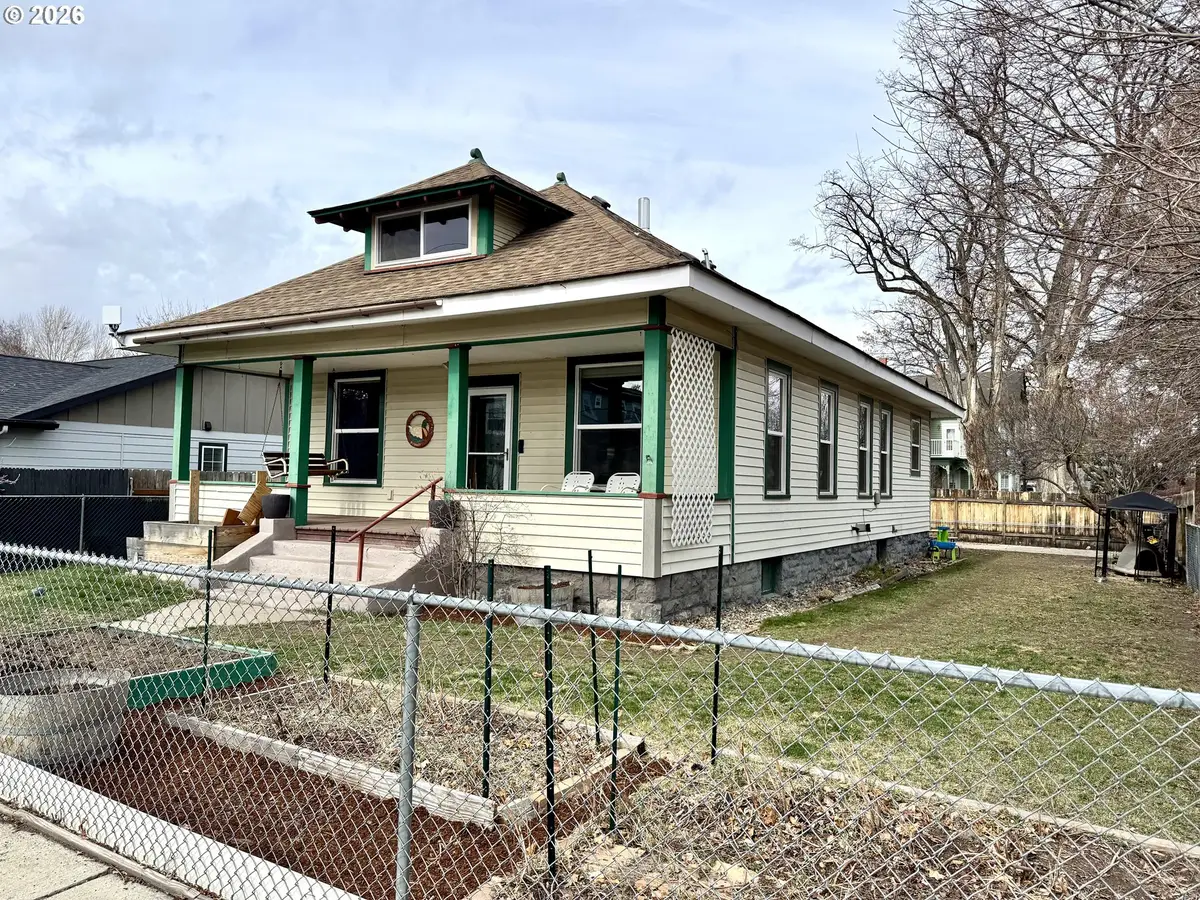 1704 Broadway St, Baker City, OR 97814 - #1