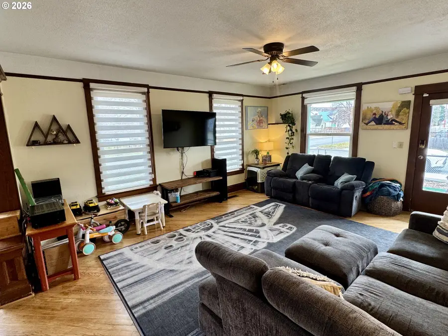 1704 Broadway St, Baker City, OR 97814 - #3