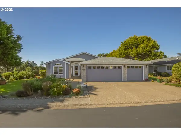 1260 SW Sailfish Loop, Waldport, OR 97394