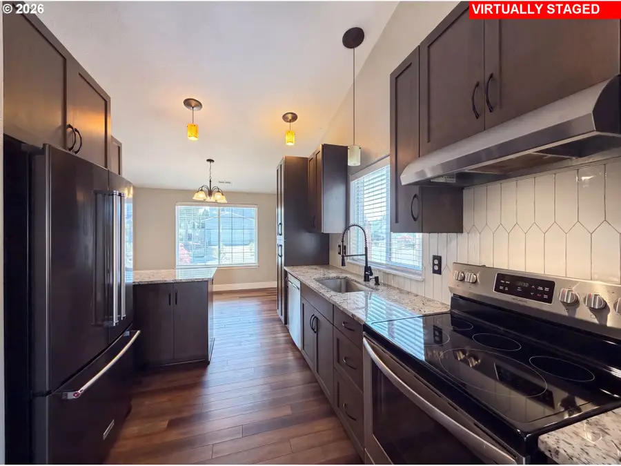 140 W 13th St, Lafayette, OR 97127 - #2