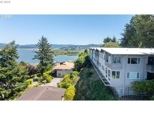 290 N 3rd Ct, CoosBay, OR 97420