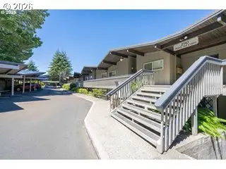 290 N 3rd Ct, Coos Bay, OR 97420 - #2