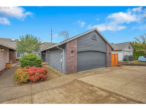 811 NW Meadows Dr, McMinnville, OR 97128