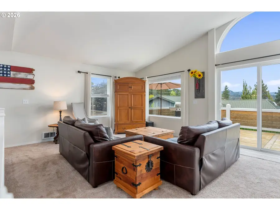 1218 Lincoln St, Hood River, OR 97031 - #3