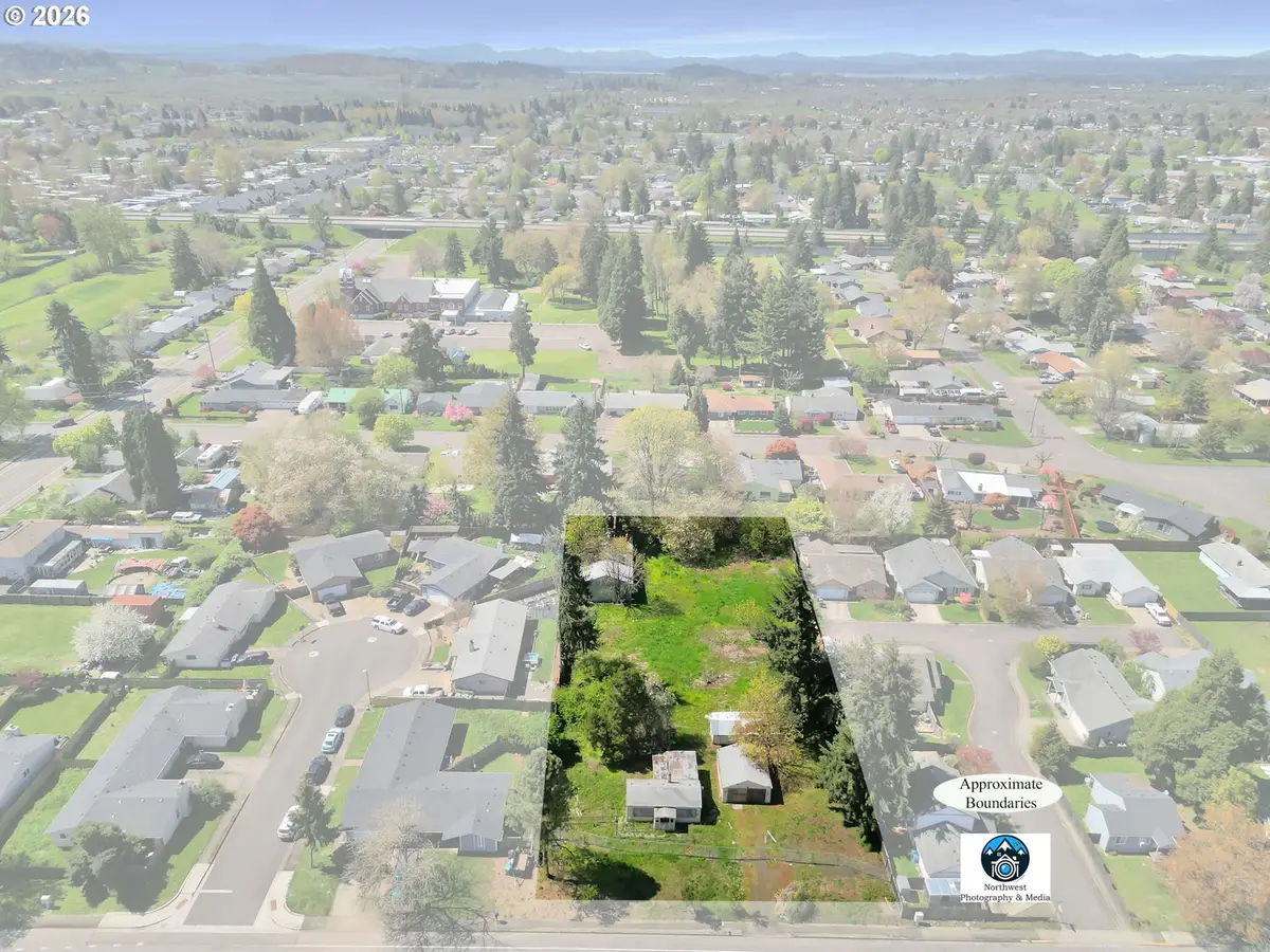 980 Echo Hollow Rd, Eugene, OR 97402 - Image #1