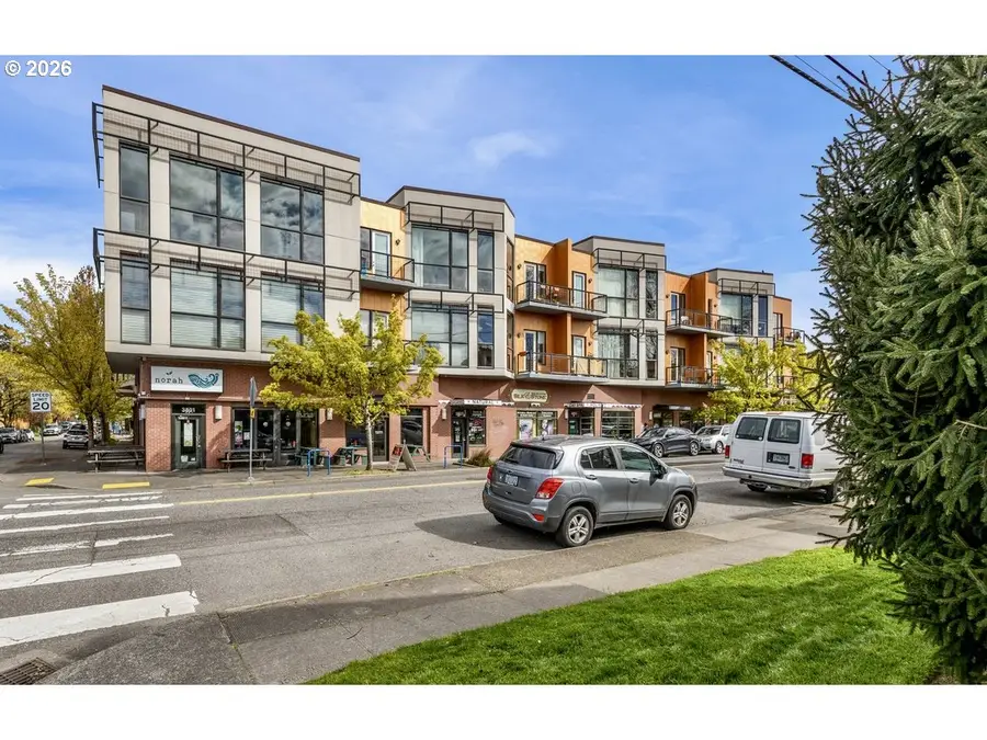 838 SE 38th Ave #202, Portland, OR 97214 - #2