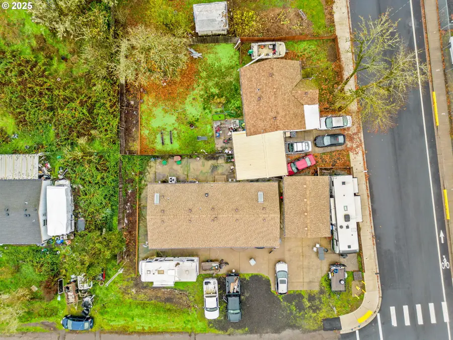 370 S 6th St, Harrisburg, OR 97446 - #3