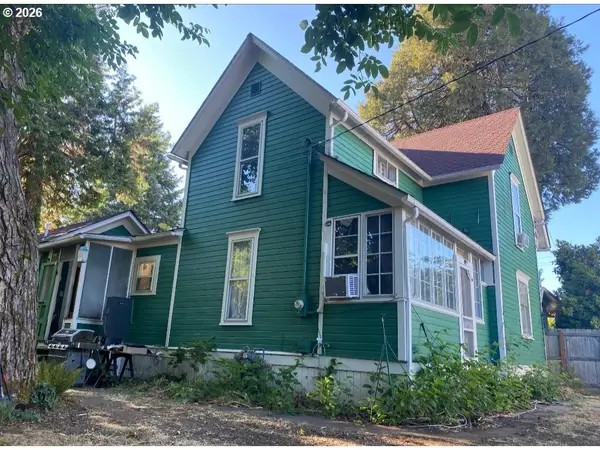 421 E Washington Ave, CottageGrove, OR 97424