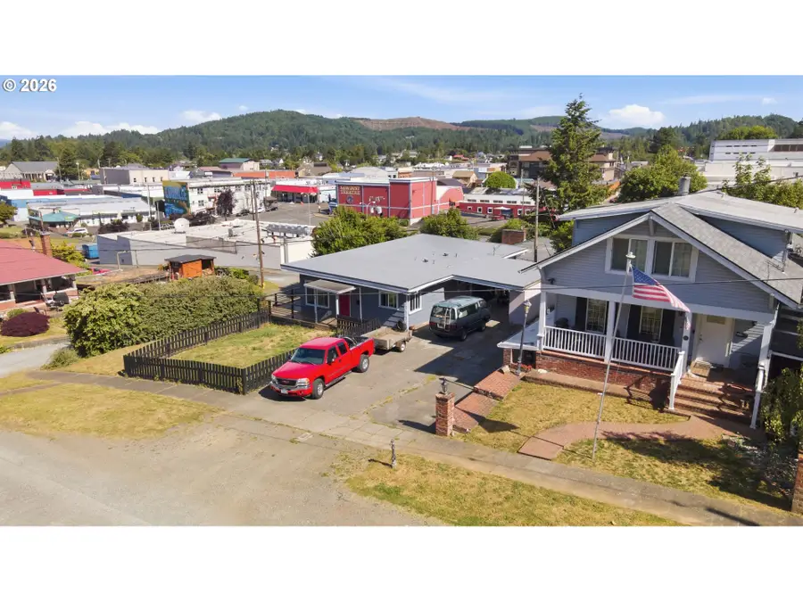 216 E Main St, Coquille, OR 97423 - #2