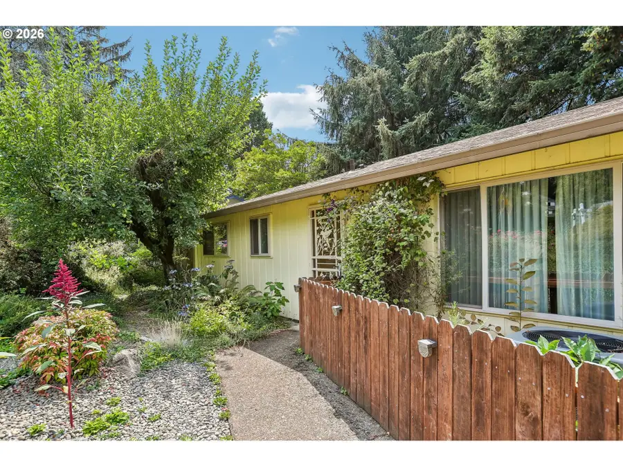 9637 SW 62nd Ave, Portland, OR 97219 - #2