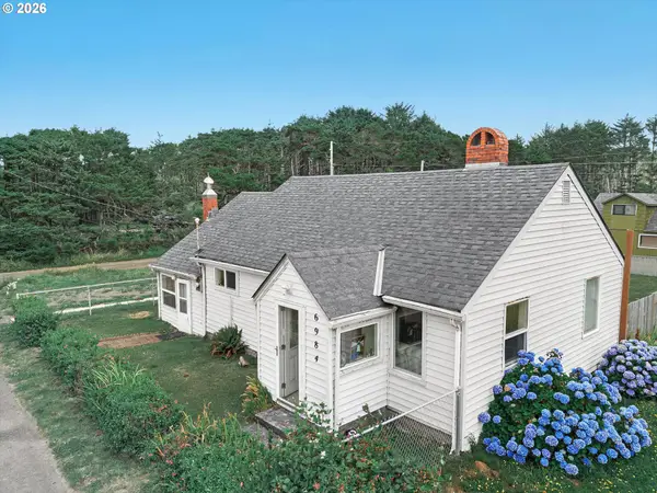 6984 NW Finisterre Ave, Yachats, OR 97498